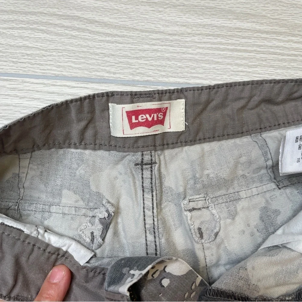 Levi’s Gray Camo Cargo Shorts Boy’s Size 14 Regular